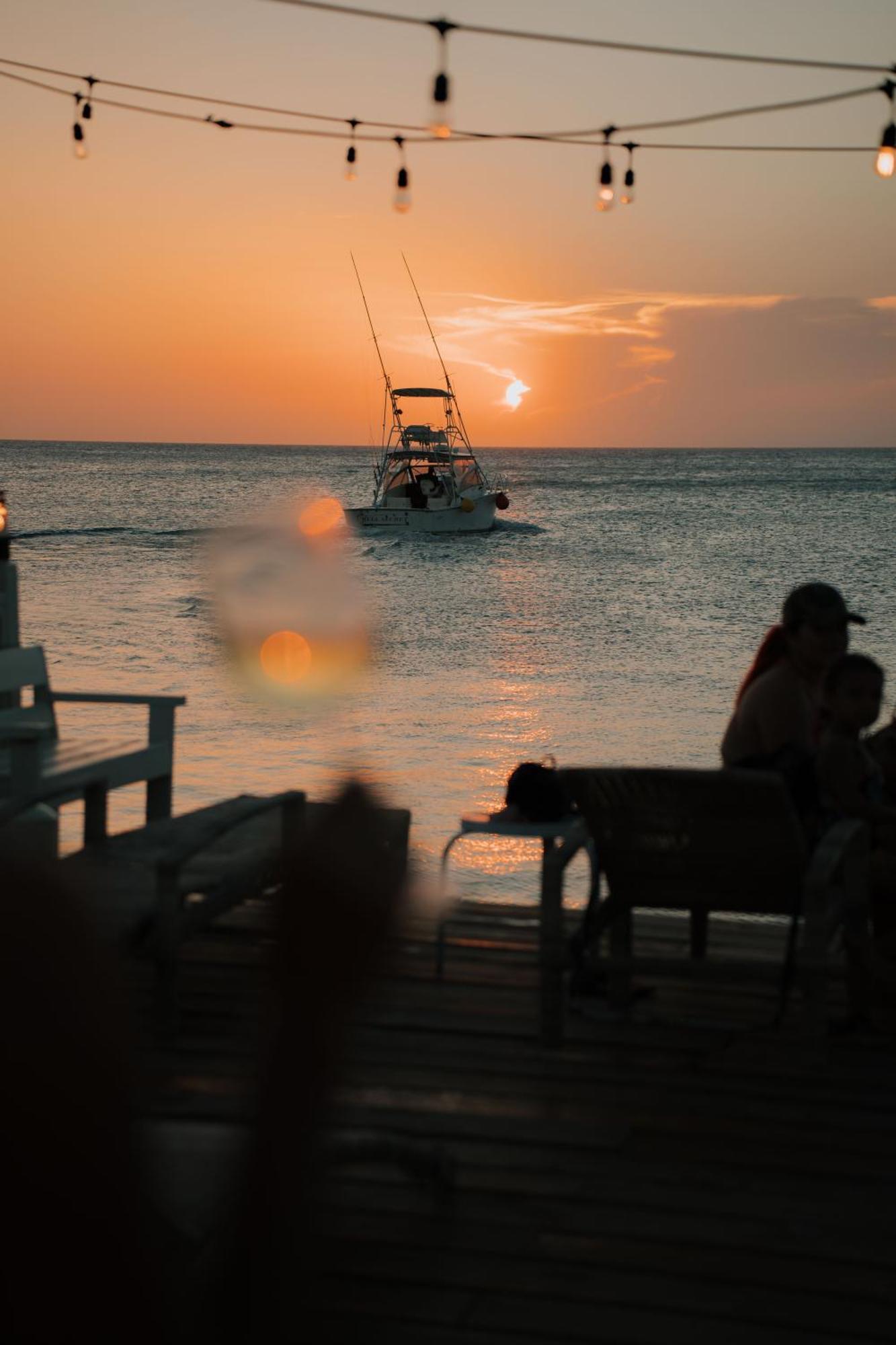 The Beach House Boutique Hotel West End Luaran gambar